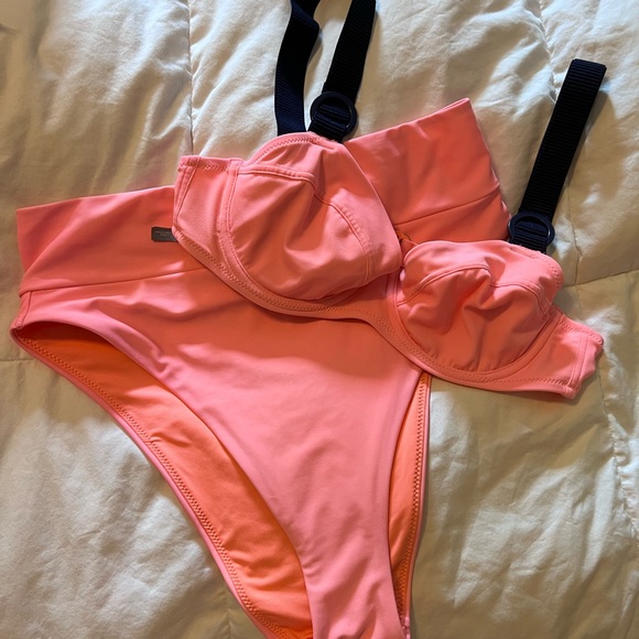 Aerie high waisted/high cut L bottoms and M lined top - Picture 6 of 10